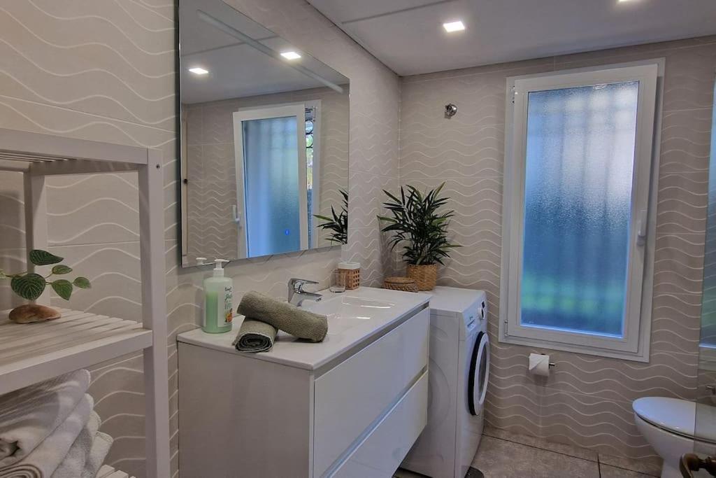 Luxe Studio Met Ruim Terras, Vlak Aan Zee! Sitio de Calahonda Kültér fotó