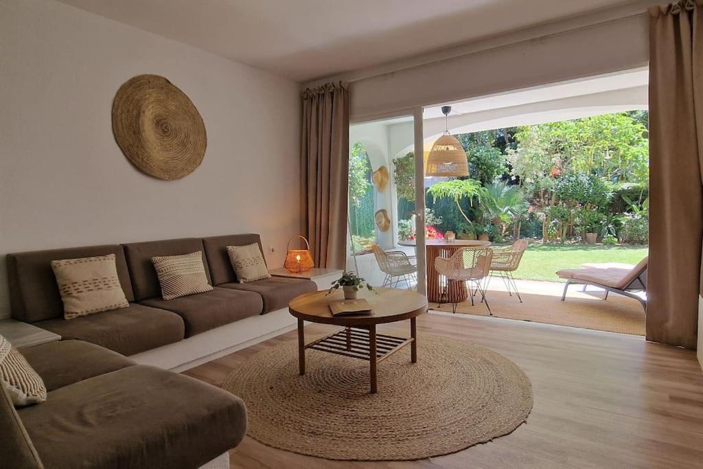 Luxe Studio Met Ruim Terras, Vlak Aan Zee! Sitio de Calahonda Kültér fotó
