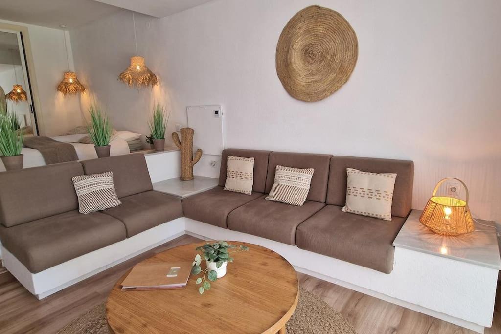 Luxe Studio Met Ruim Terras, Vlak Aan Zee! Sitio de Calahonda Kültér fotó