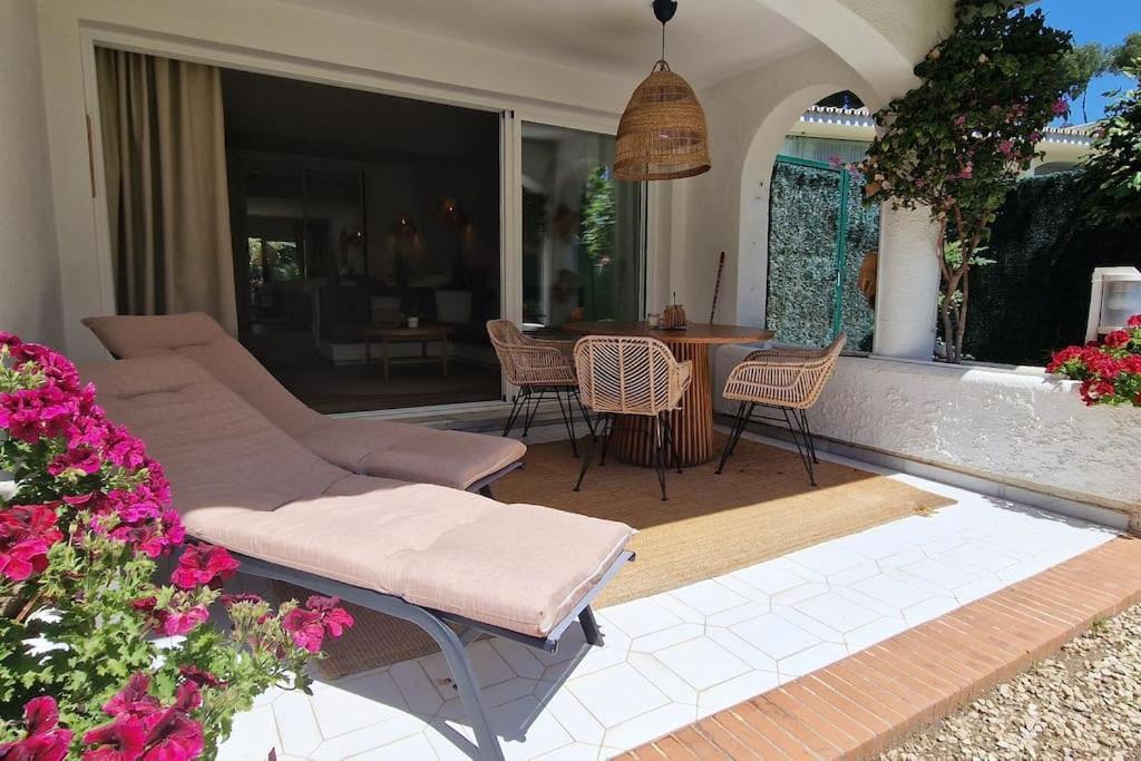 Luxe Studio Met Ruim Terras, Vlak Aan Zee! Sitio de Calahonda Kültér fotó