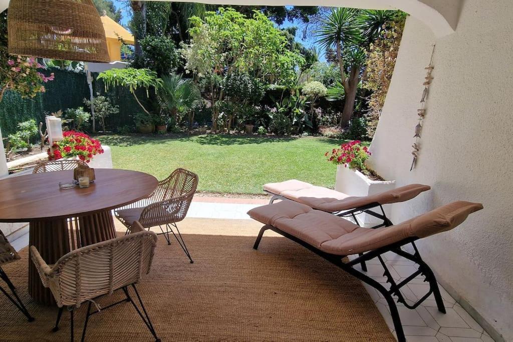 Luxe Studio Met Ruim Terras, Vlak Aan Zee! Sitio de Calahonda Kültér fotó